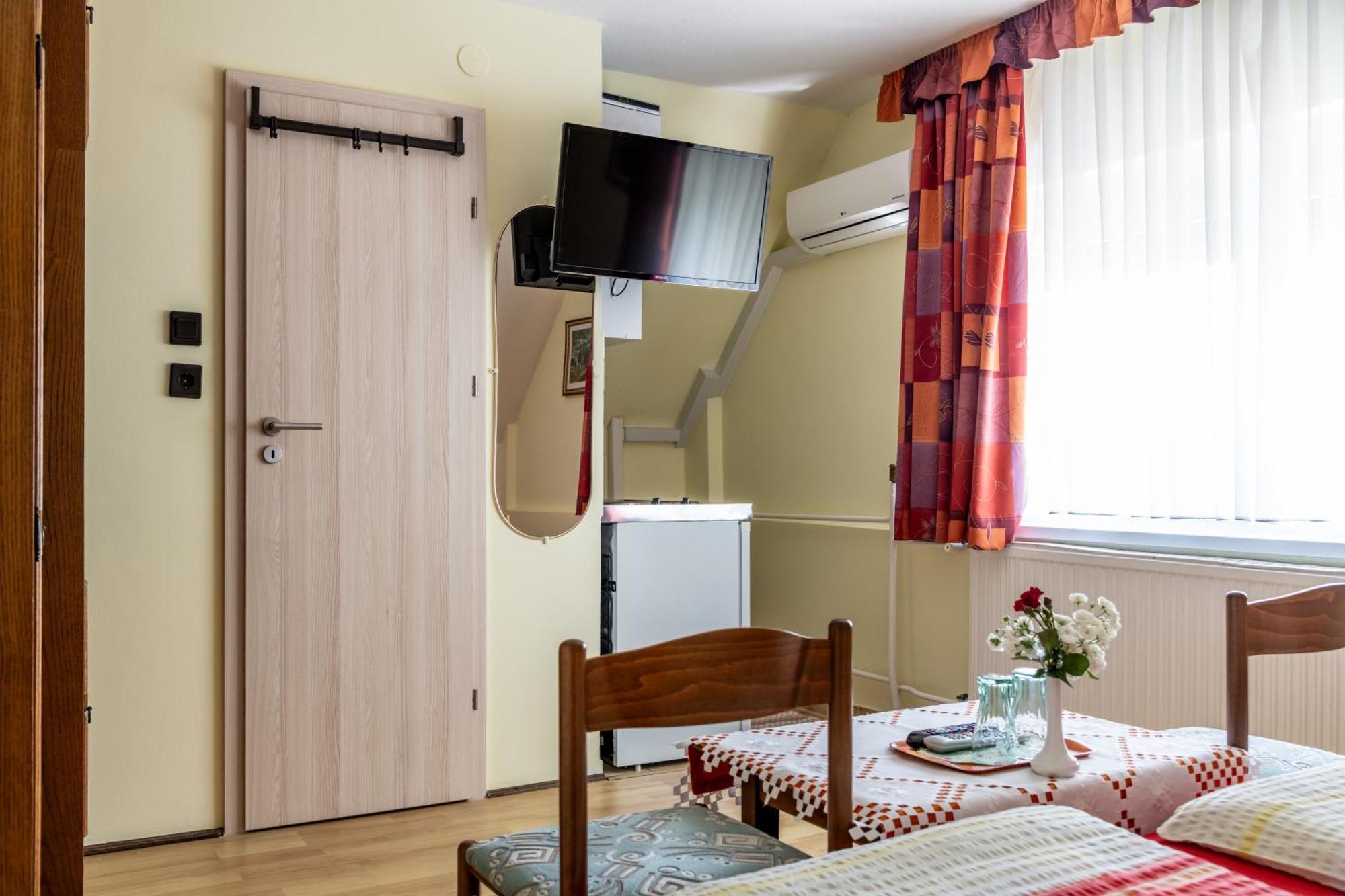 Magdalena Apartmanhaz Keszthely Exterior photo